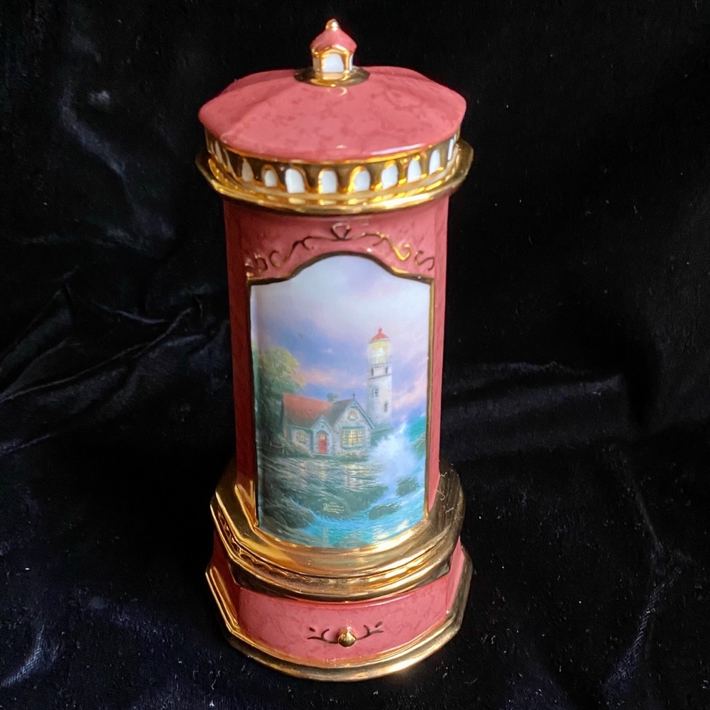 Kinkade Lighthouse Music Box